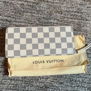 AUTHENTIC Louis Vuitton Zippy Wallet Damier Azur